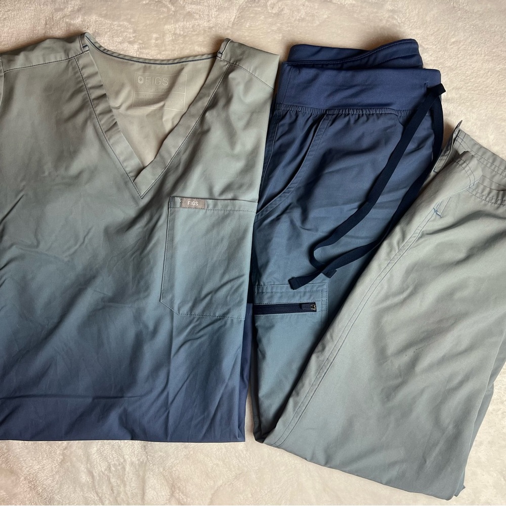 Figs Women's FREEx Technical Collection Ombré Scrub Set in Ocean Mist